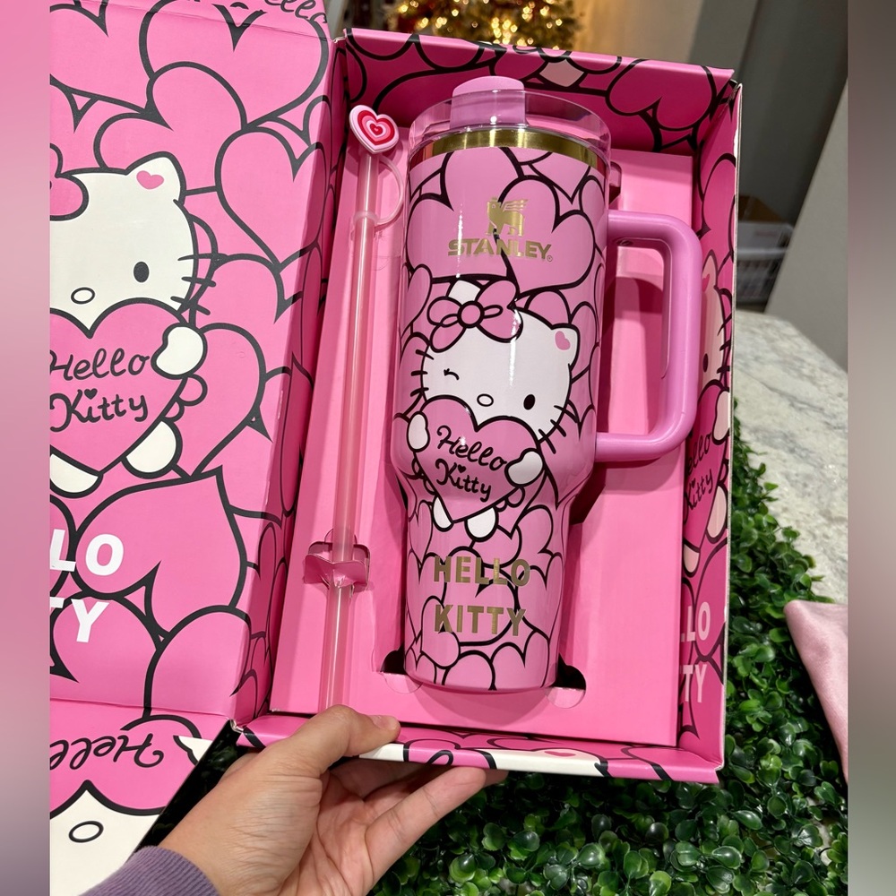 Hello Kitty Pink glossy Stanley - Picture 8 of 8